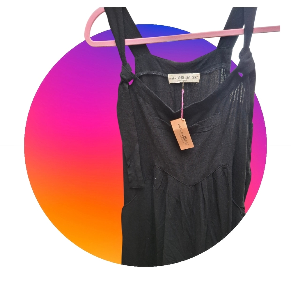 Black Sleeveless Dress